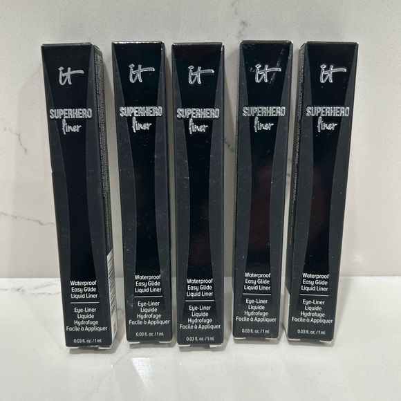 it cosmetics Superhero liquid liner - Picture 4 of 5